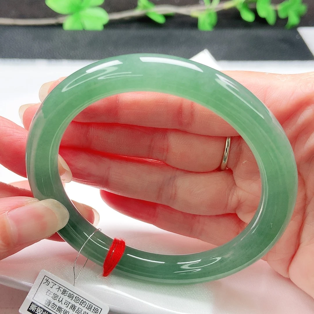 翡翠手镯未镶嵌58圈
