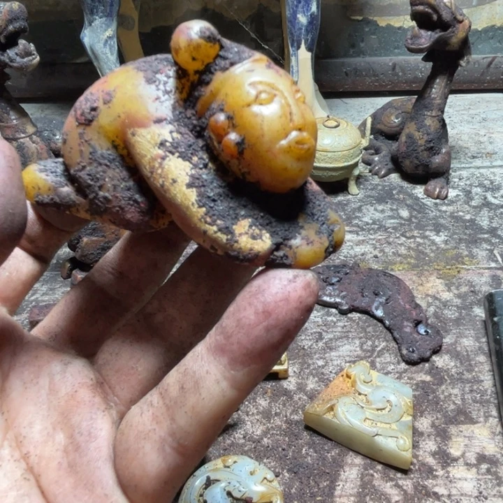 和田玉（糖玉）未镶嵌颈饰香**室