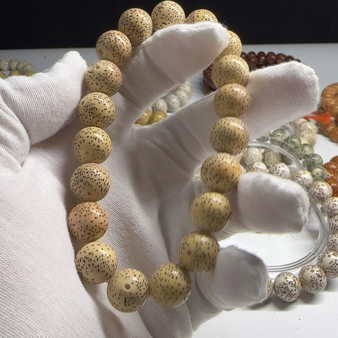 白***哥吊坠星月菩提12圆珠海南原生态