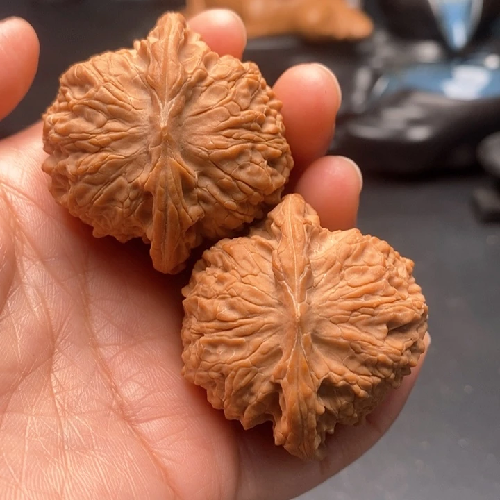 文玩核桃把件血麒麟43尺