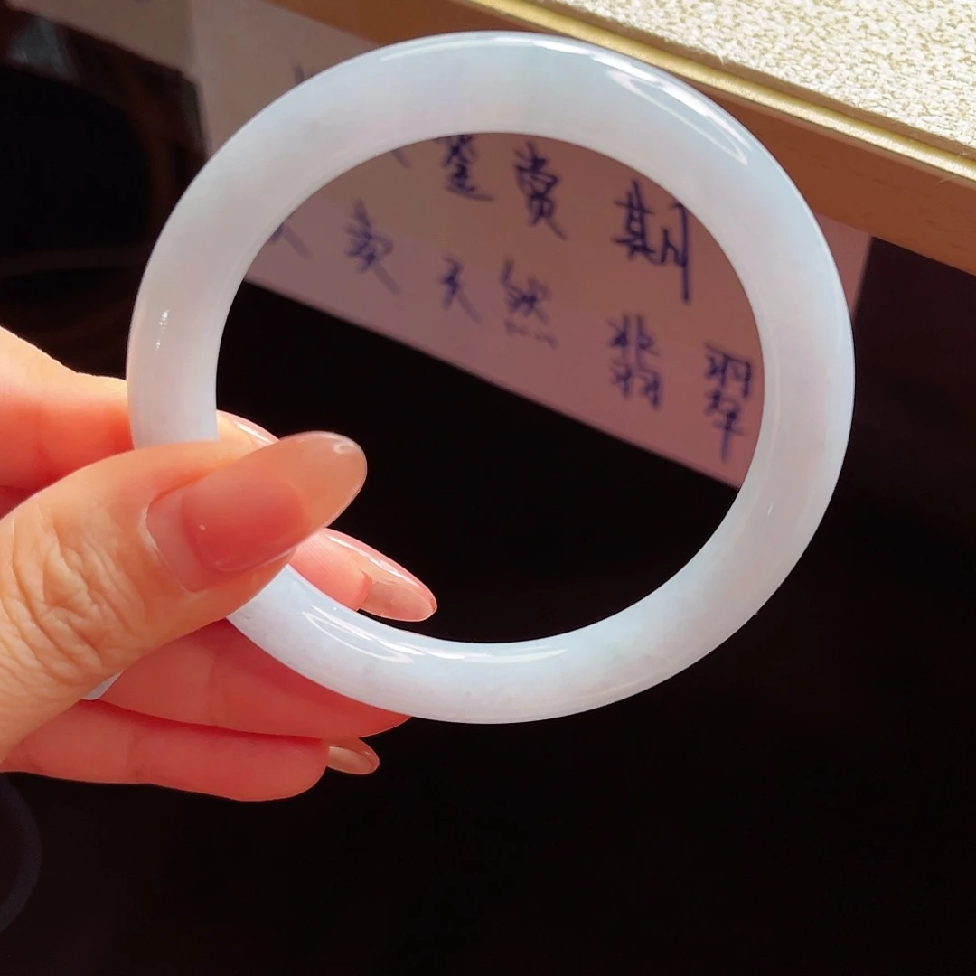 翡翠手镯未镶嵌手镯