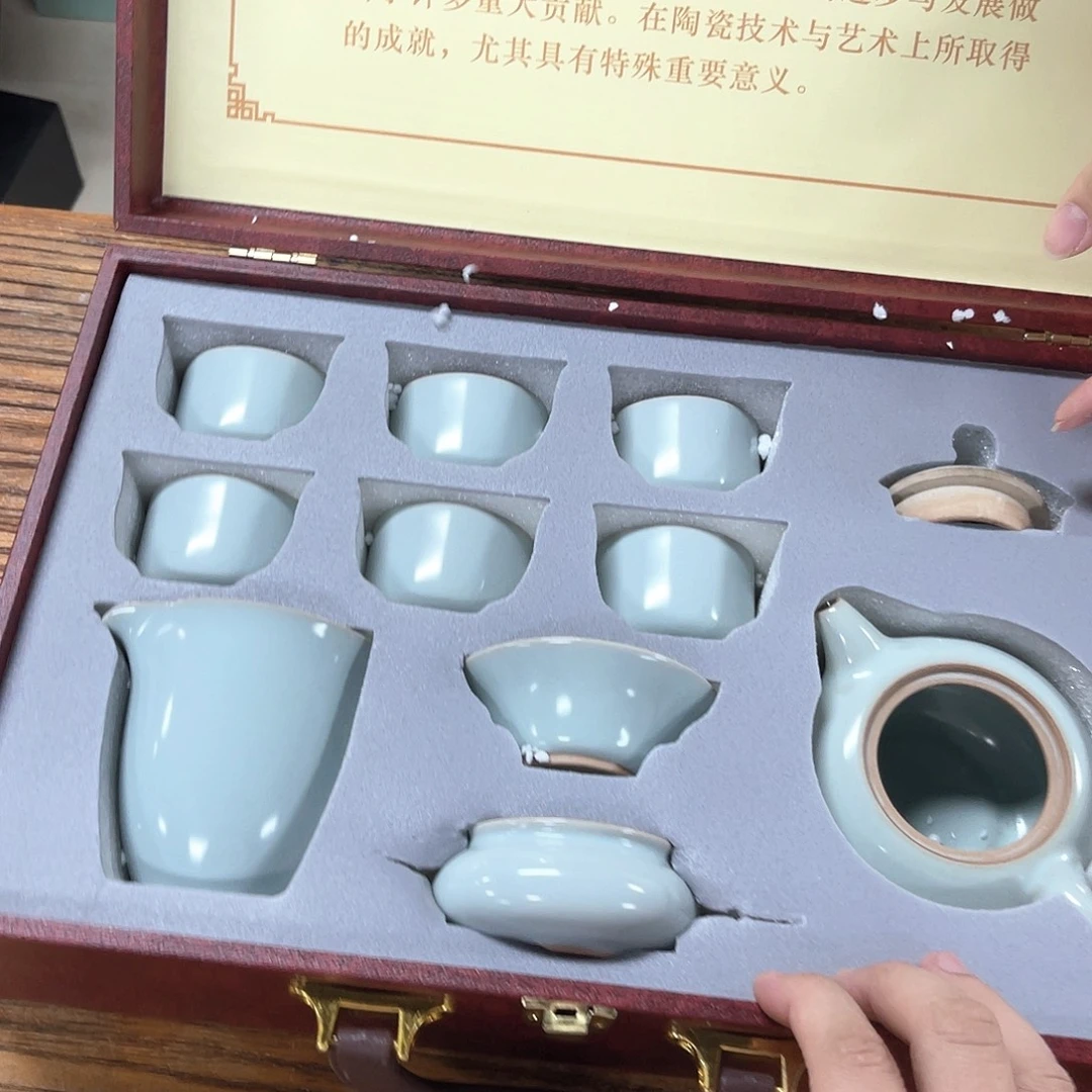 孤品茶具套装等。