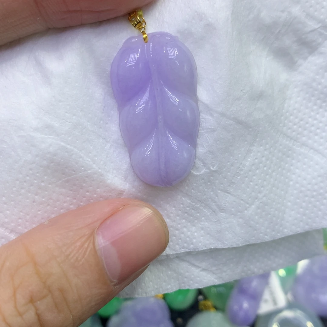 颈饰18K金镶嵌翡翠