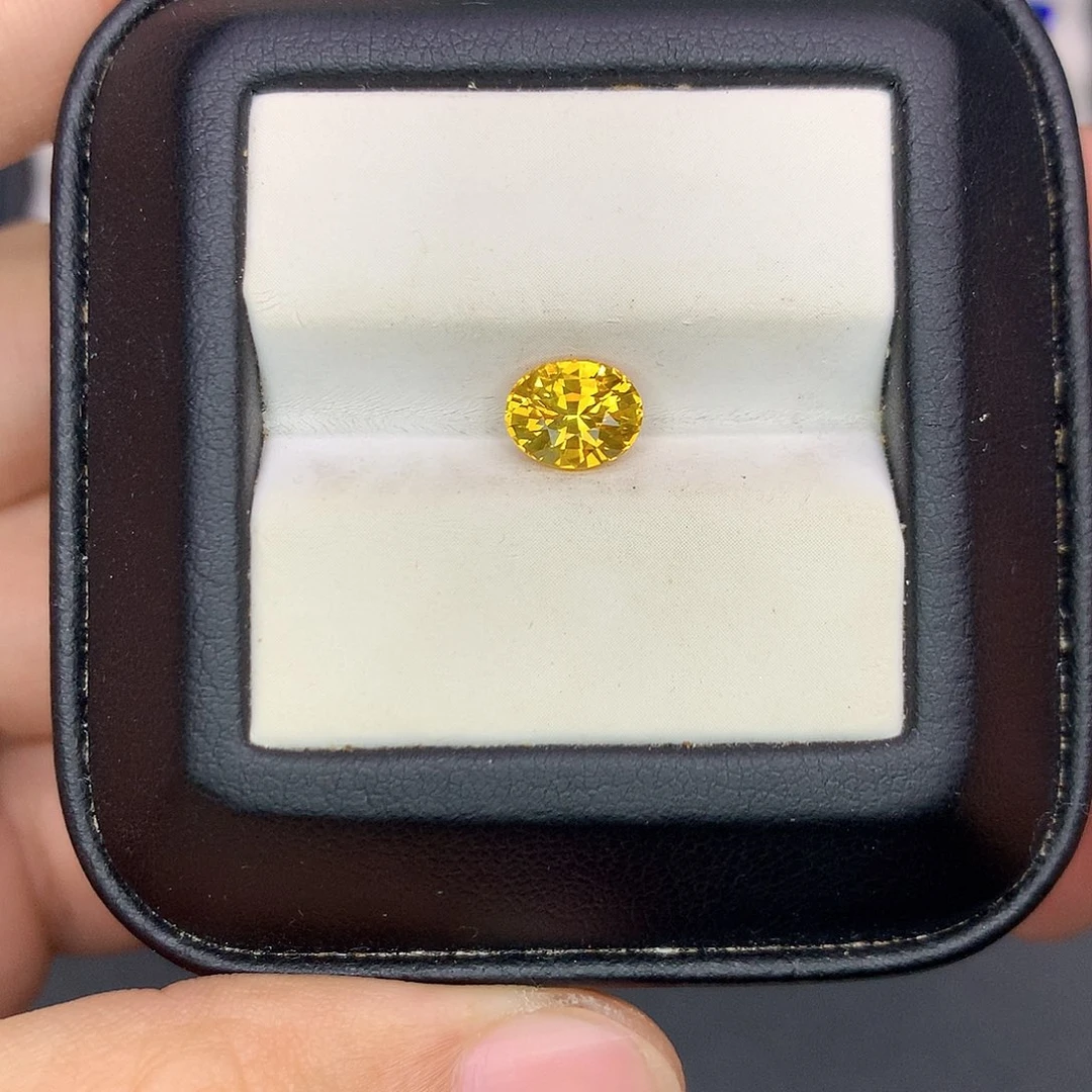 彩色蓝宝石裸石1.52克拉吉尔德大证金丝雀