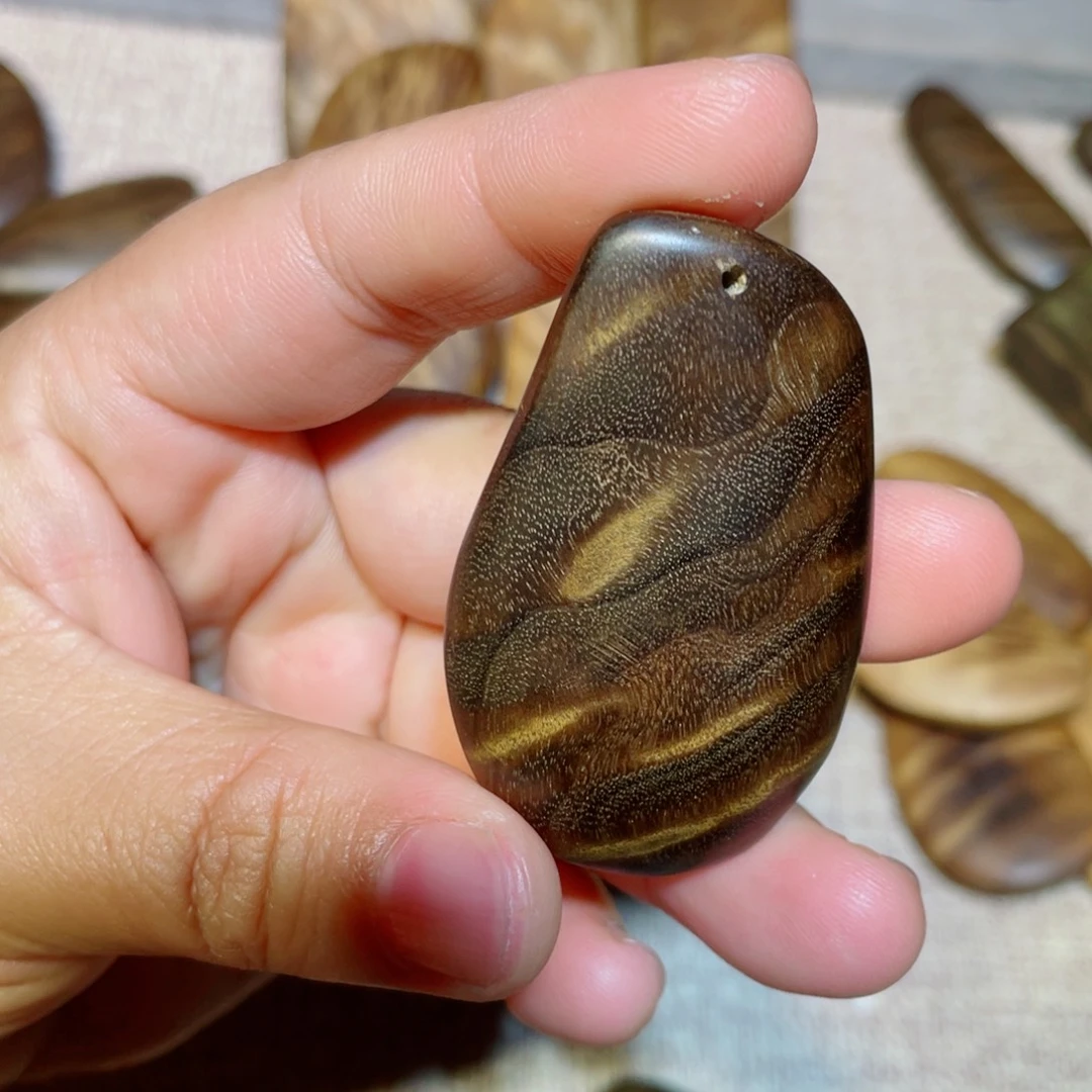 M***s其他楠木（金丝楠）吊坠