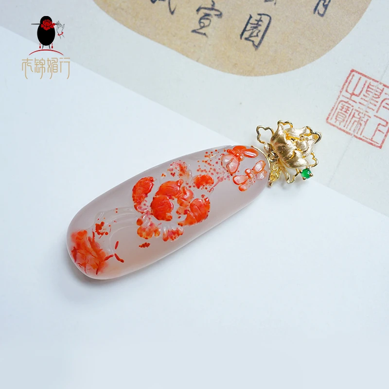 衣锦媚行18K金镶南红玛瑙牡丹吊坠