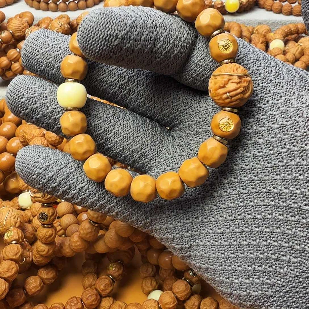 猴头核桃手串奶酪