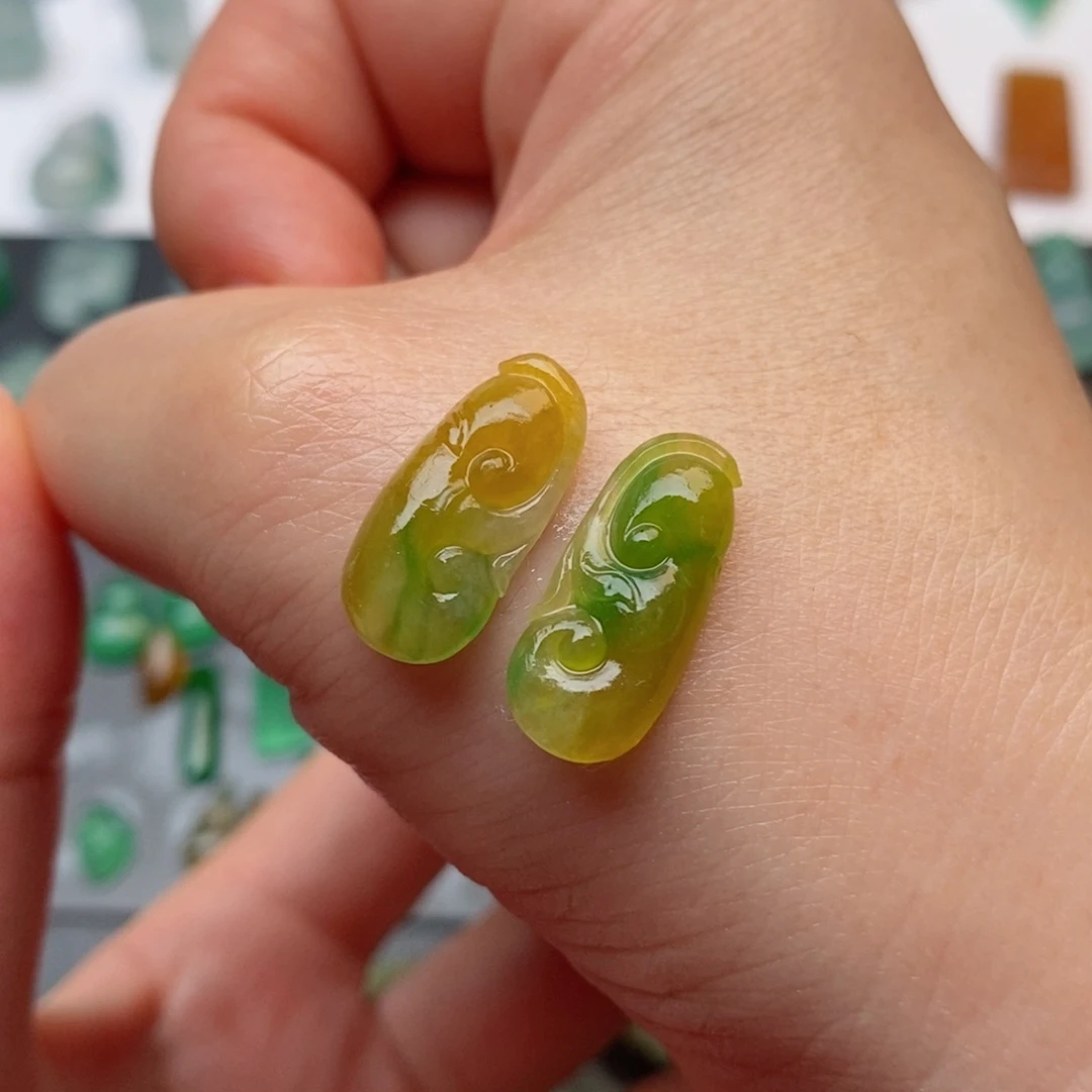定制翡翠未镶嵌如意