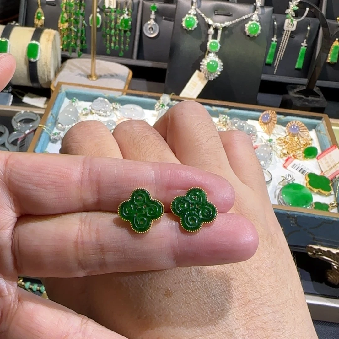 翡翠18K金镶嵌颈饰耳钉