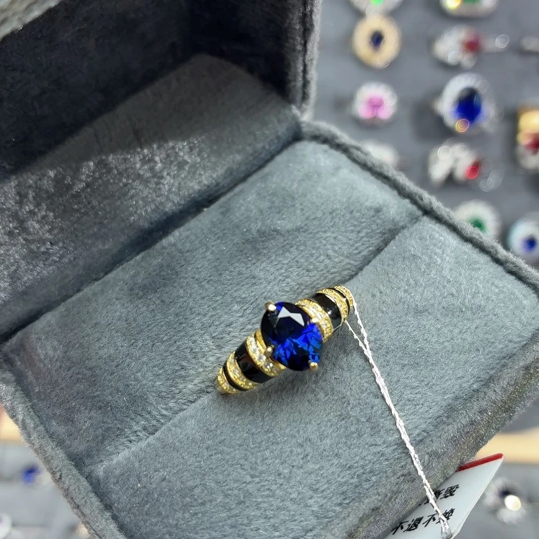 925银培育皇家蓝色宝石