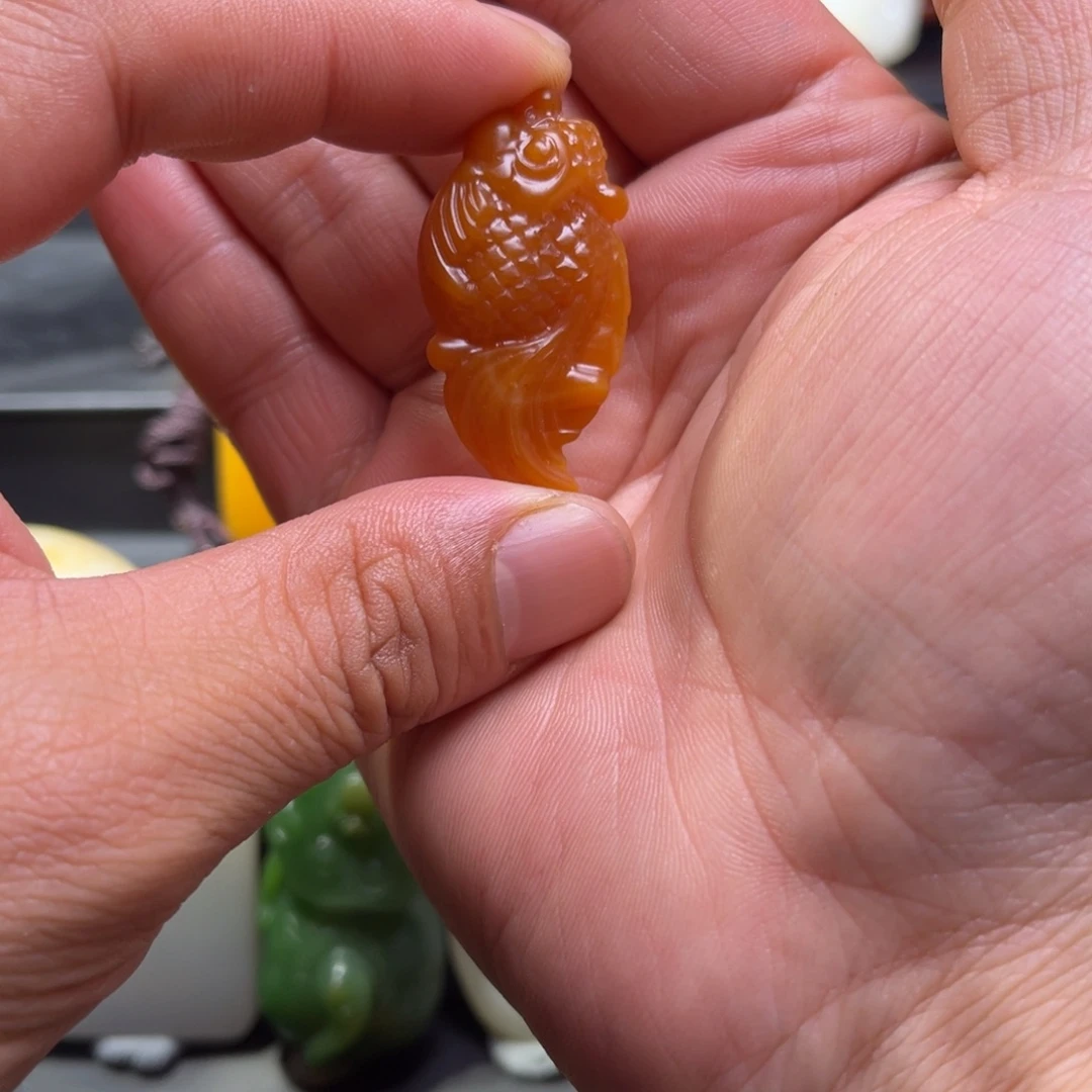 仓***措和田玉未镶嵌吊坠(不含链)