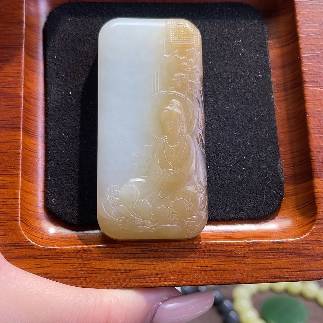 和田玉（糖玉）未镶嵌颈饰
