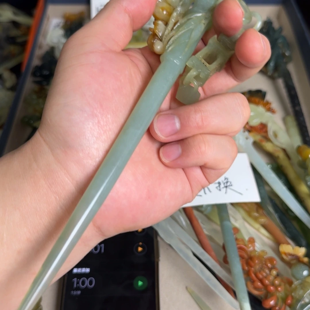 岫玉发饰未镶嵌?**奶