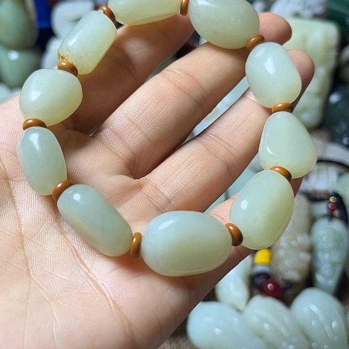和田玉（黄玉）未镶嵌颈饰