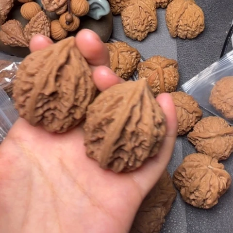 不***殇把件文玩核桃鸡心