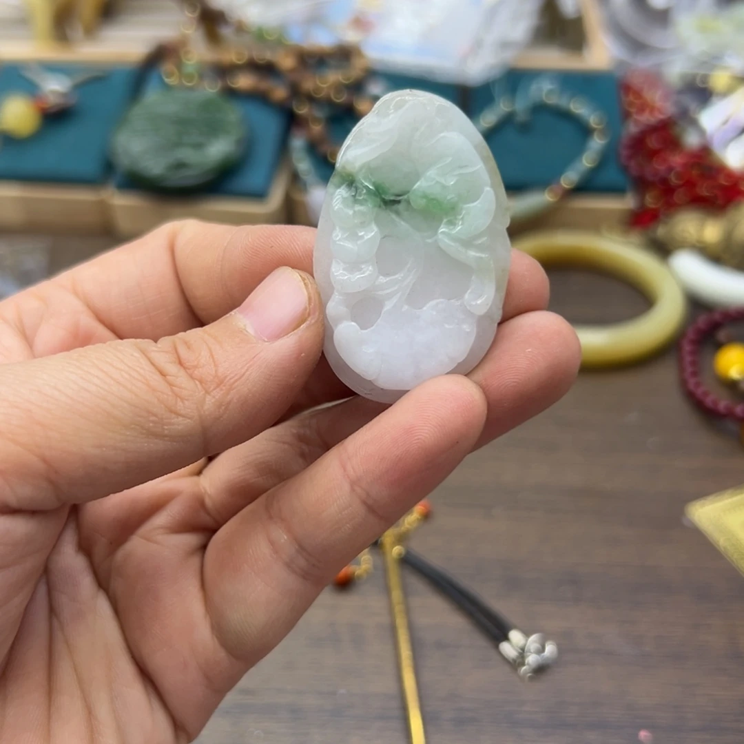 翡翠未镶嵌颈饰45
