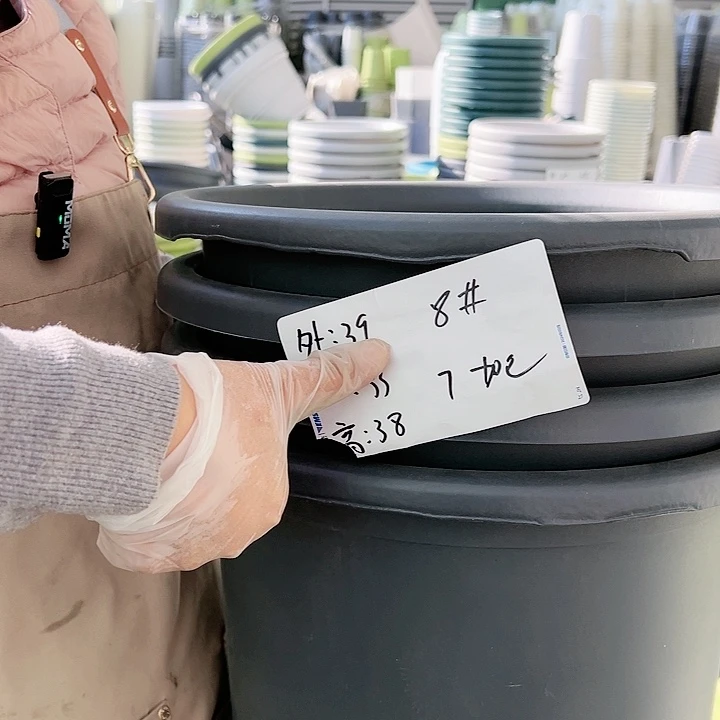 塑料瑕疵四季盆8#灰黑色4个无托