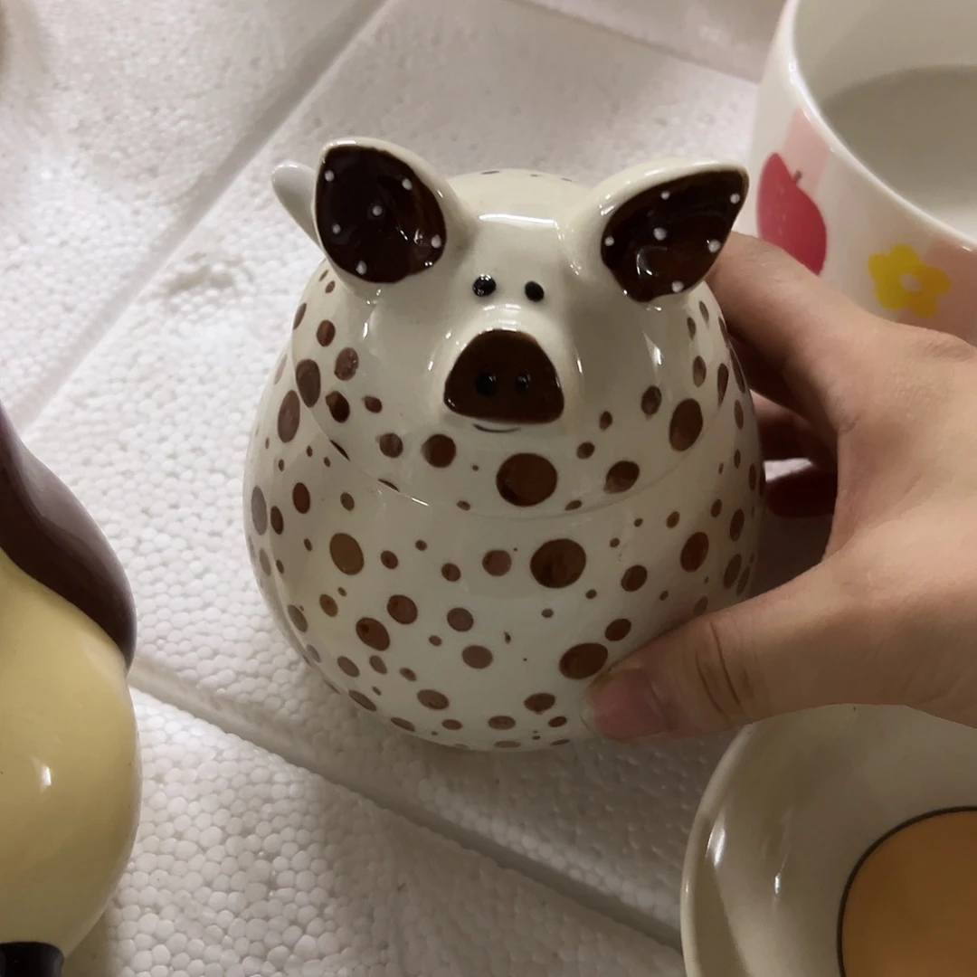 瓷微瑕猪调料罐一个