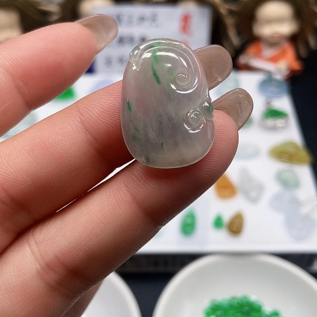 定制翡翠未镶嵌如意