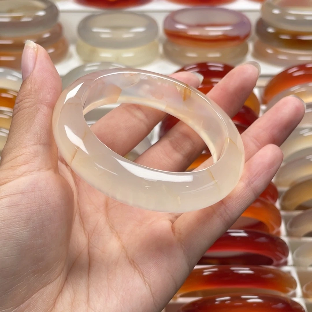 用***9玛瑙/玉髓手镯未镶嵌