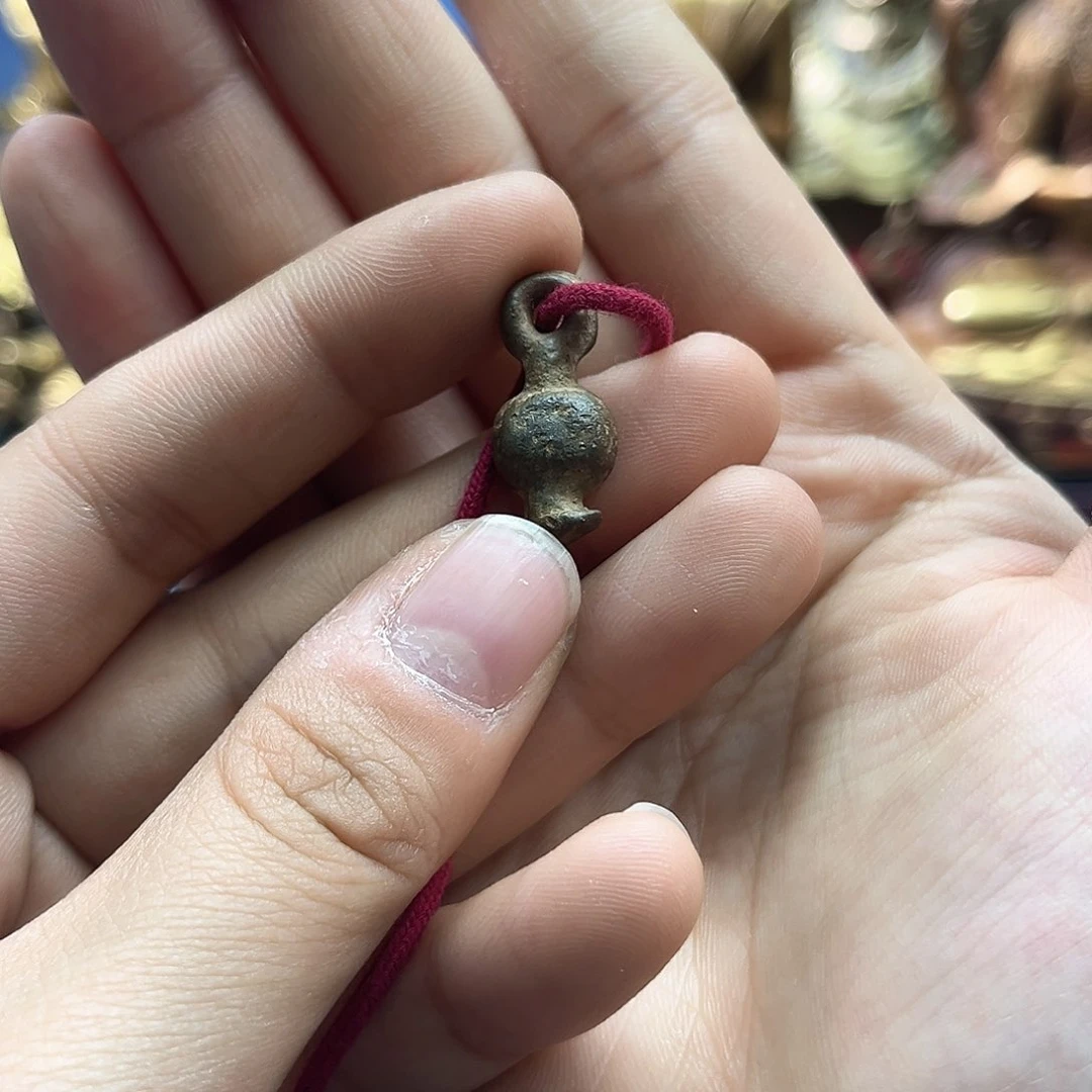 一个老头小铜权好好