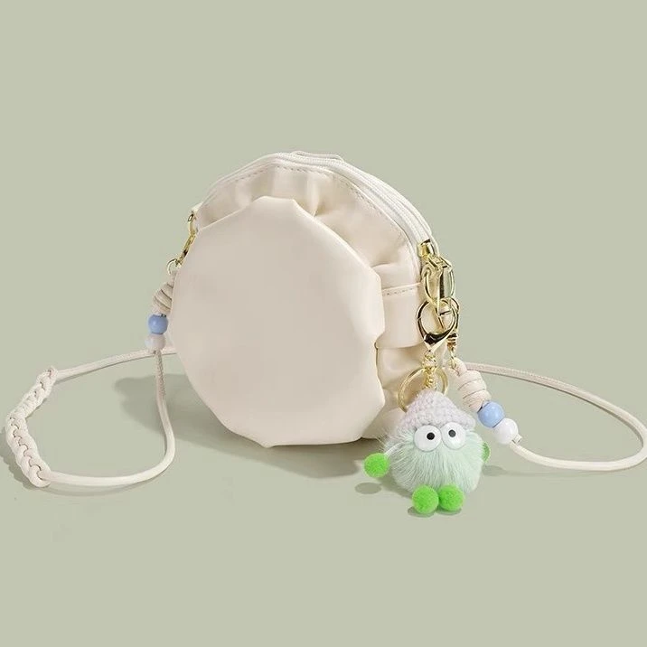 包包女新款潮云朵PU链条单肩斜挎包可爱女生褶皱小圆包EEK