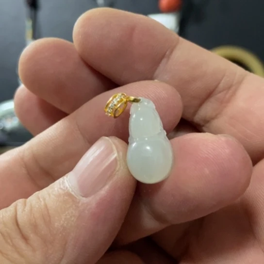 翡翠银S925镶嵌颈饰葫芦种水好