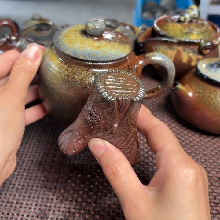 茶杯紫砂浪**头手持树桩