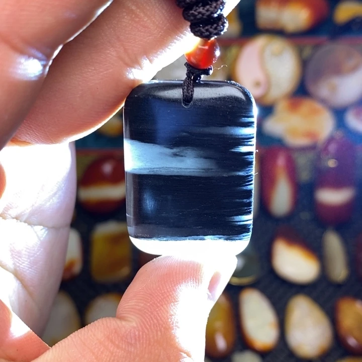 和田玉未镶嵌吊坠(赠链)