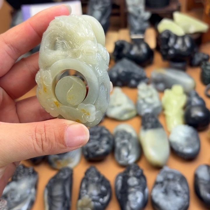 和田玉未镶嵌颈饰