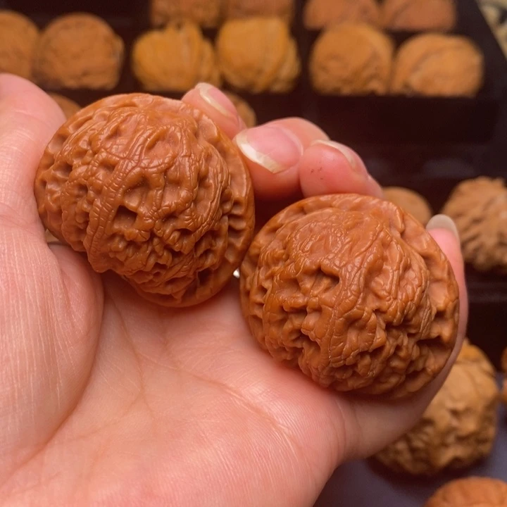 秦岭野生文玩核桃
