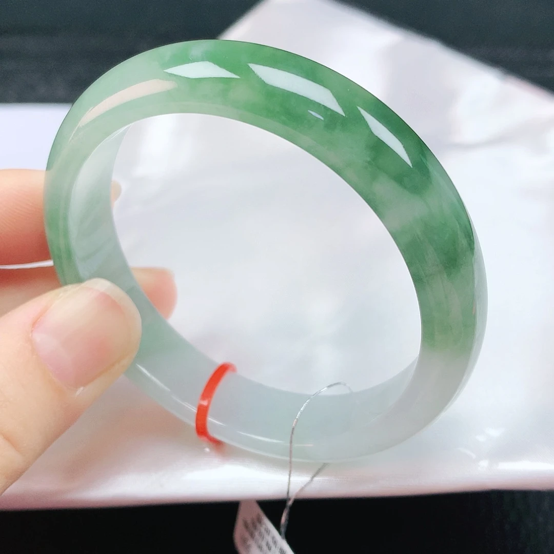 翡翠手镯未镶嵌52➕圈