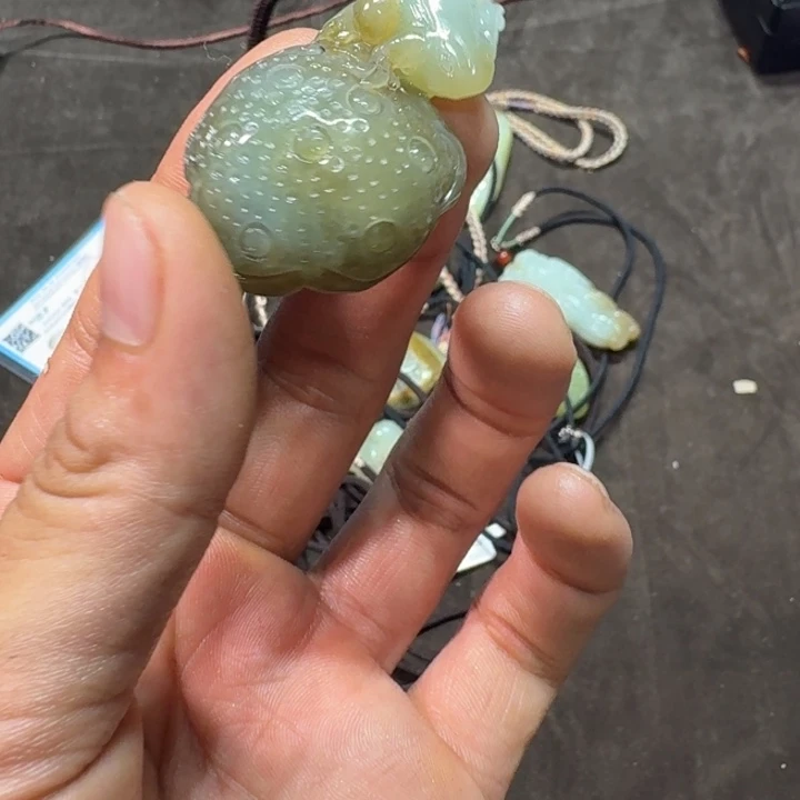 未镶嵌和田玉（糖玉）车挂