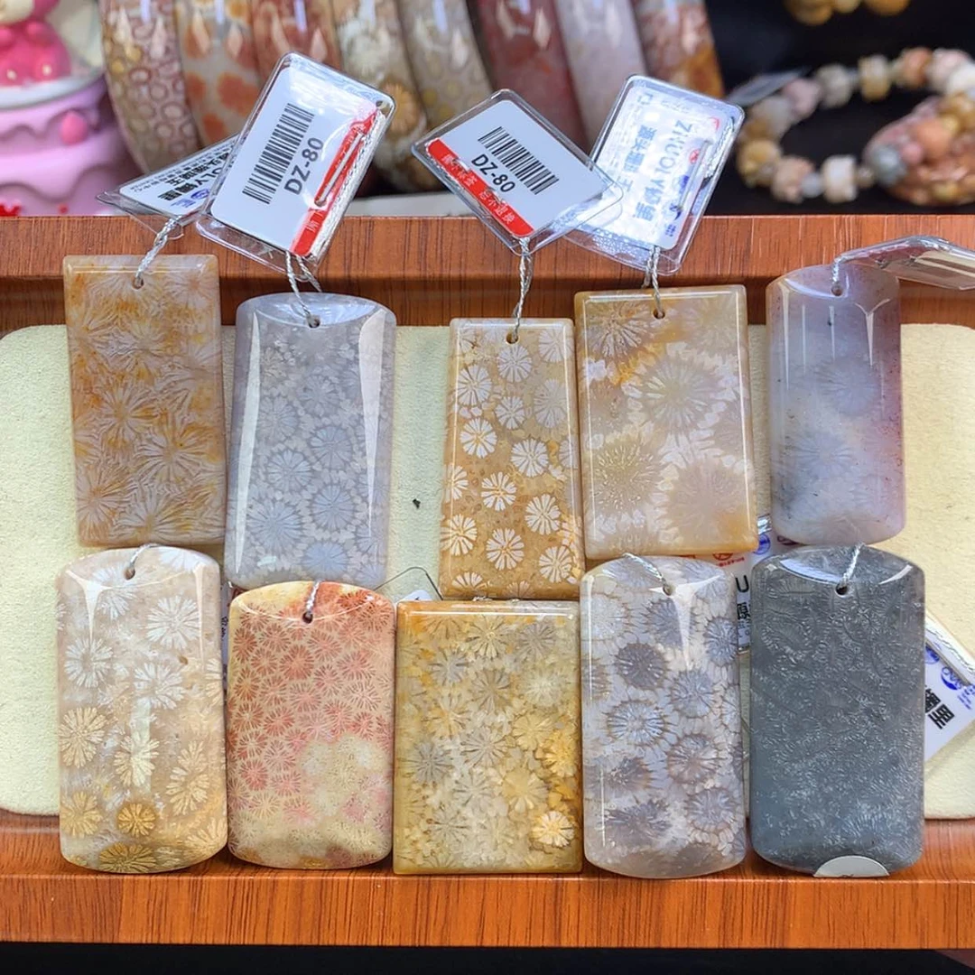 【闪购商品】颈饰未镶嵌硅化珊瑚（珊瑚玉）1号单价80一颗可挑选