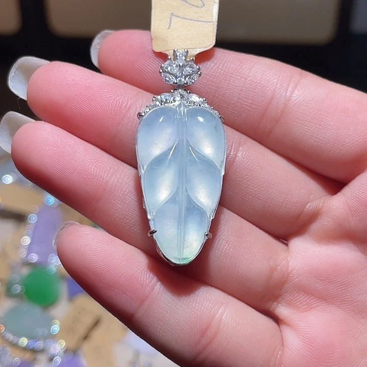 翡翠银S925镶嵌颈饰翡翠