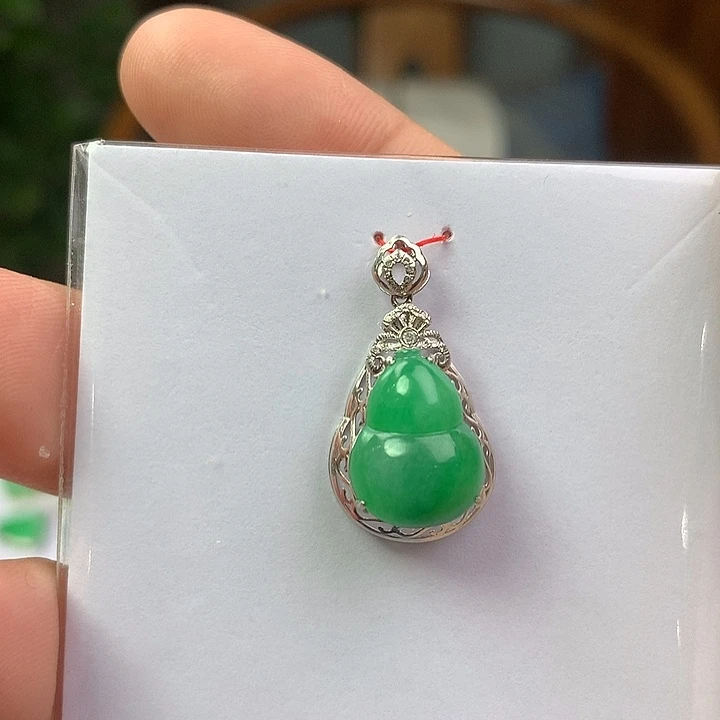 翡翠18K金镶嵌颈饰翡翠首饰