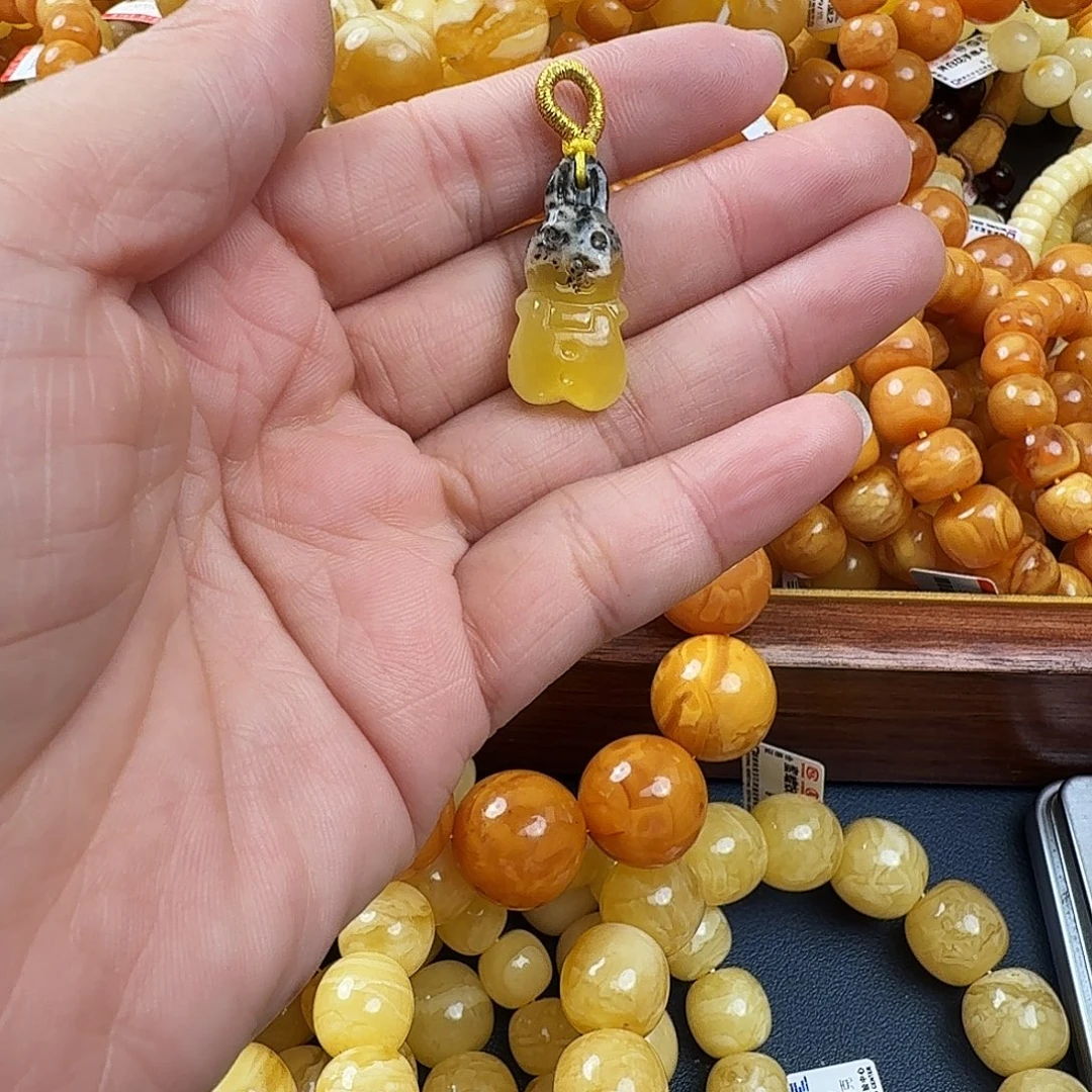 琥珀未镶嵌珠宝奇石