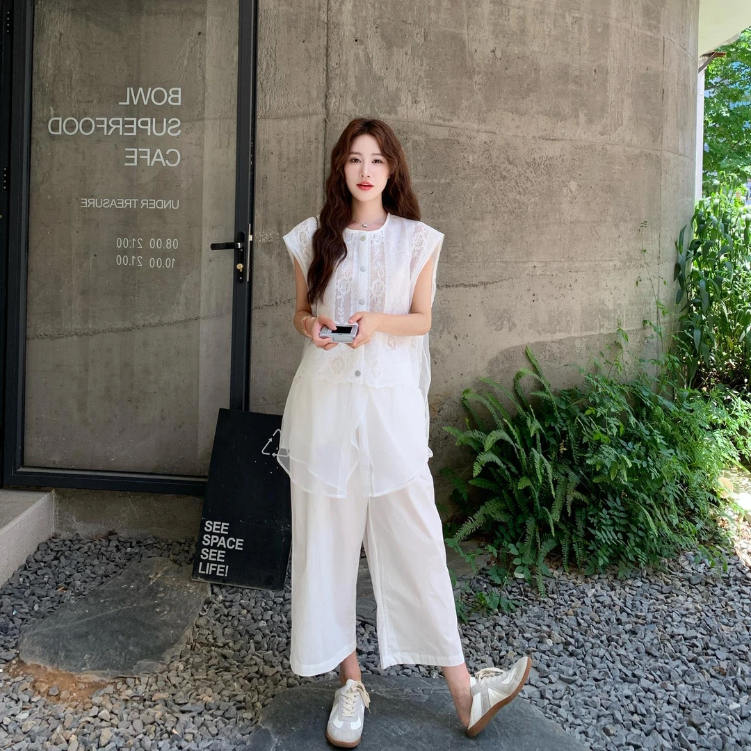 白色巨好看蕾丝刺绣背心套装女夏季2025新款无袖上衣阔腿裤两件套
