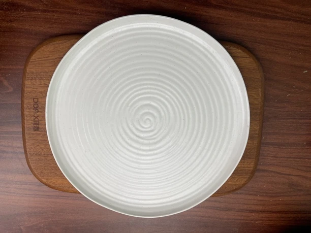 069北欧风格螺纹牛排盘