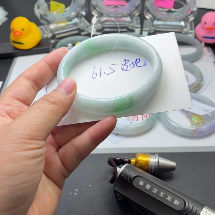 翡翠手镯未镶嵌缅甸a货翡翠手镯