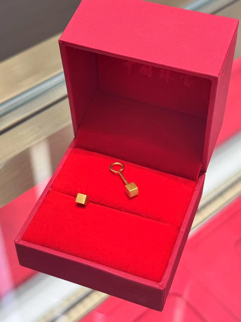 足金耳钉百搭款式吊坠！