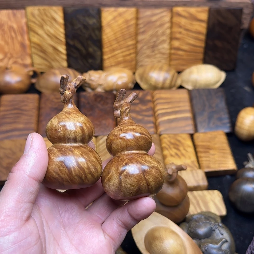 楠木巨**熊金丝楠木无事牌