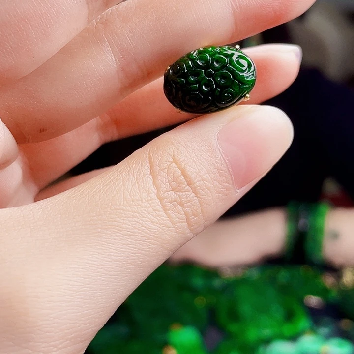 翡翠银S925镶嵌颈饰多样性