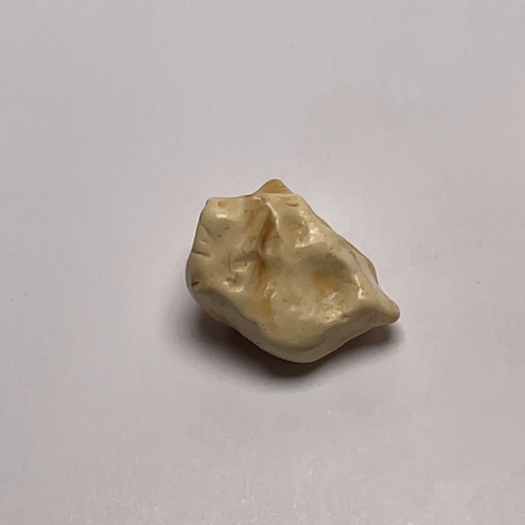 琥珀裸石未镶嵌琥珀蜜蜡小白全皮直发