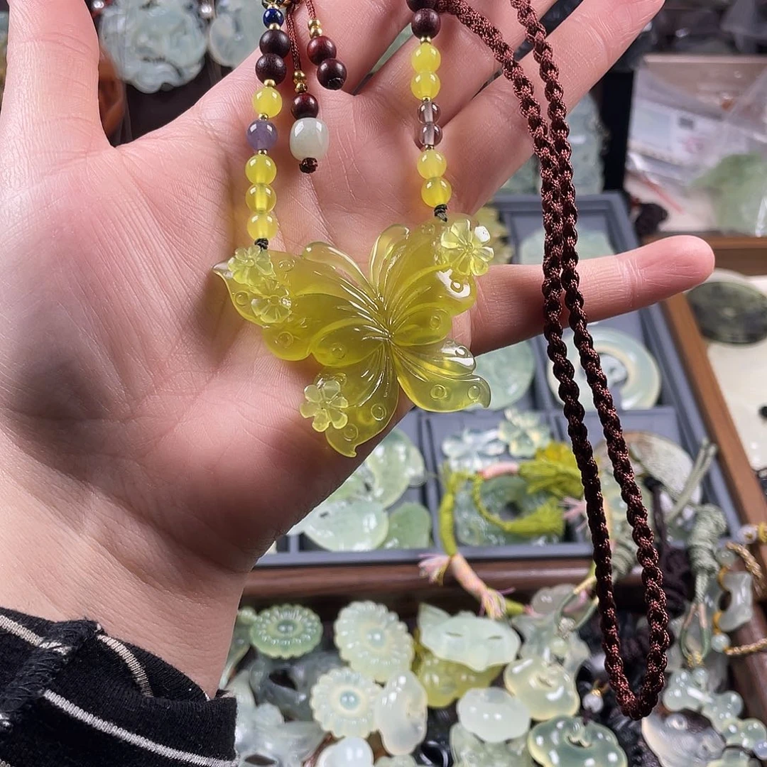 岫玉未镶嵌吊坠(赠链)