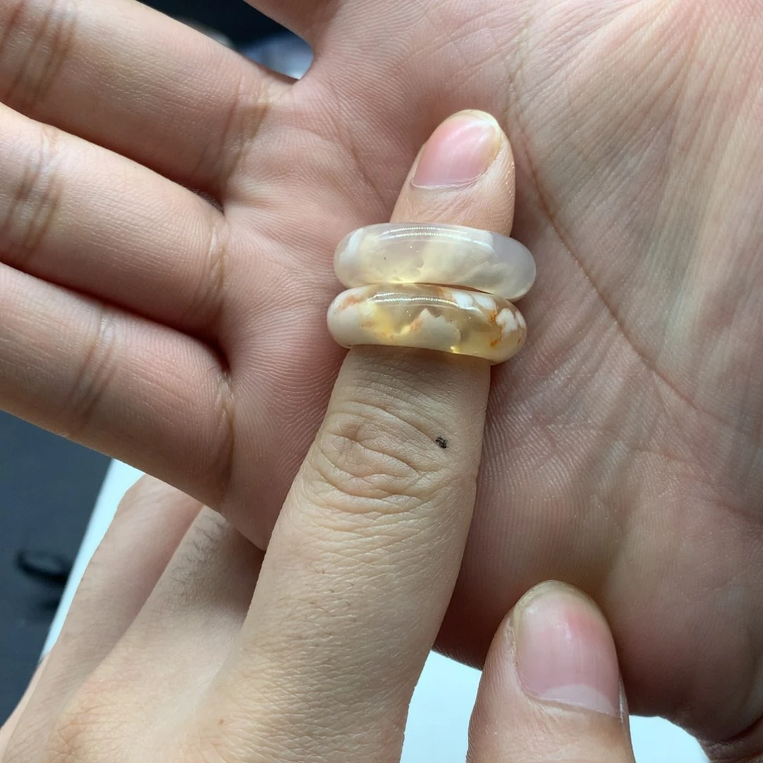 【闪购商品】玛瑙/玉髓手镯未镶嵌小****兔