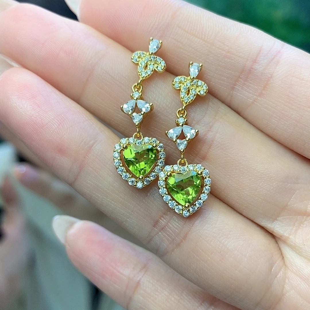 橄榄石耳钉银S925镶嵌