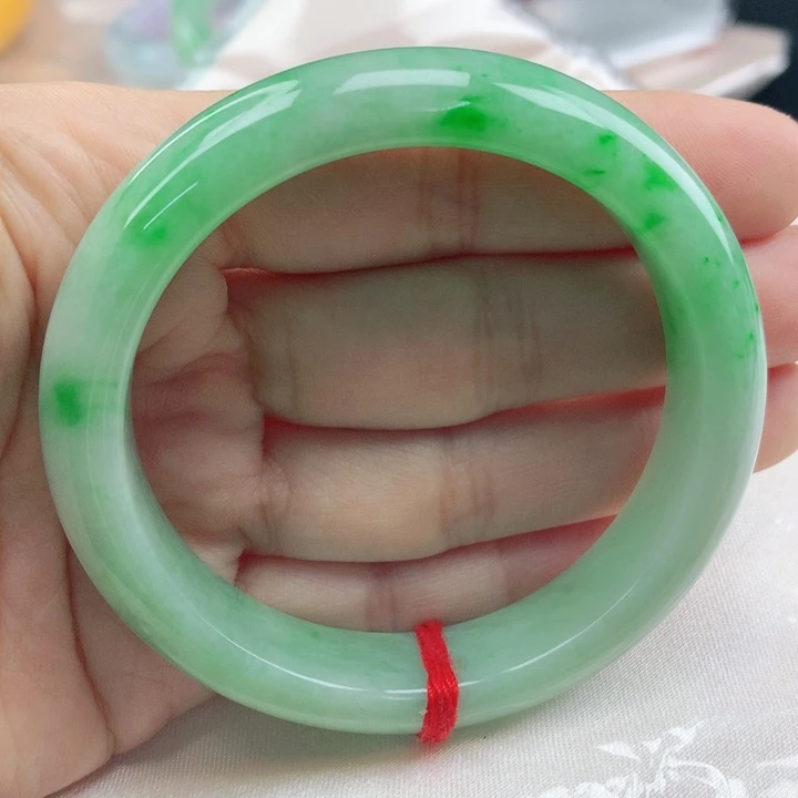 翡翠手镯未镶嵌阳绿5253
