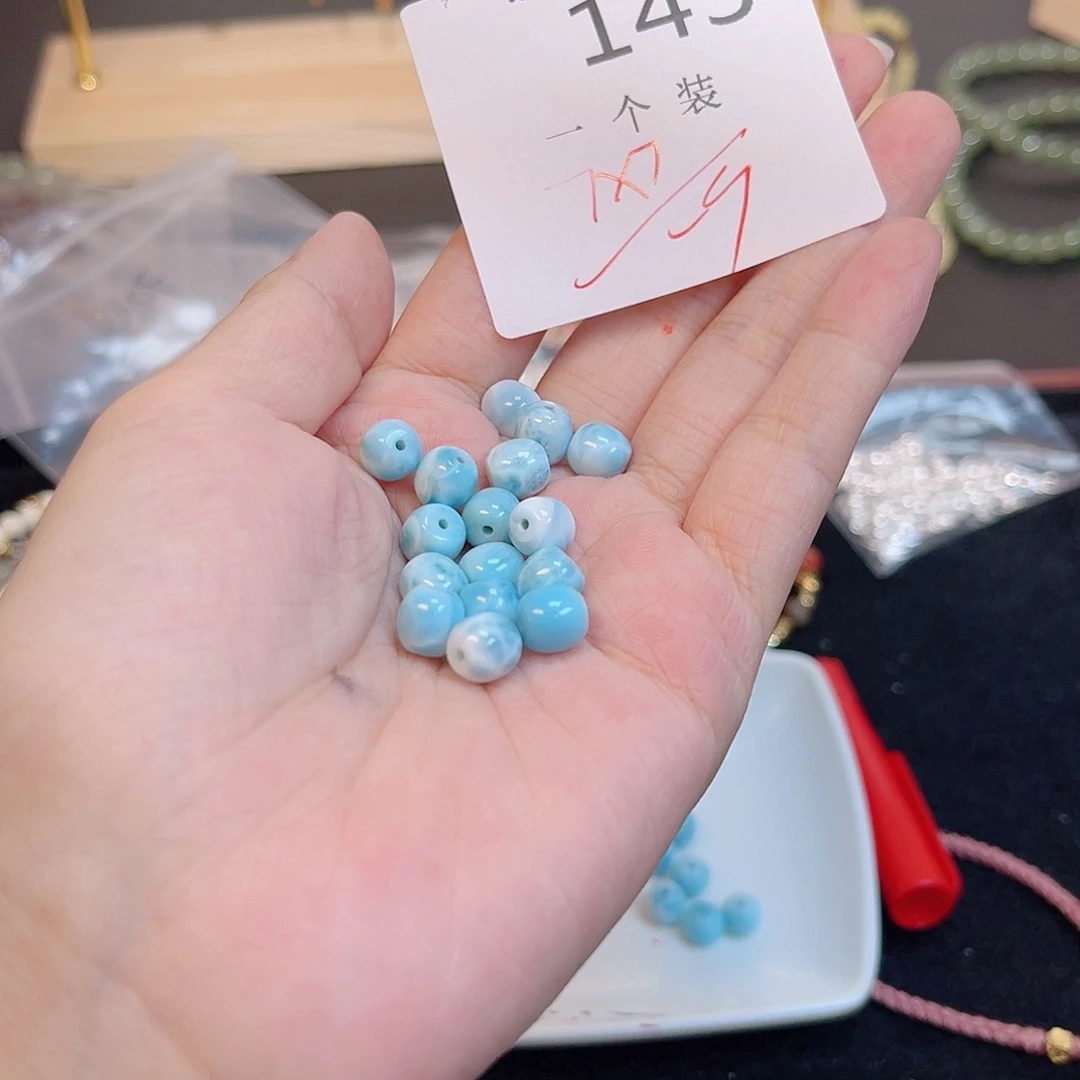 针钠钙石（海纹石）未镶嵌珠宝半成品143 。