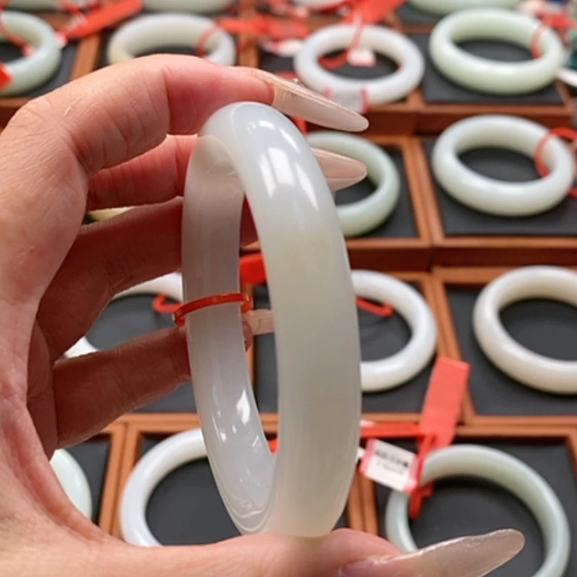 【闪购商品】未镶嵌手镯和田玉